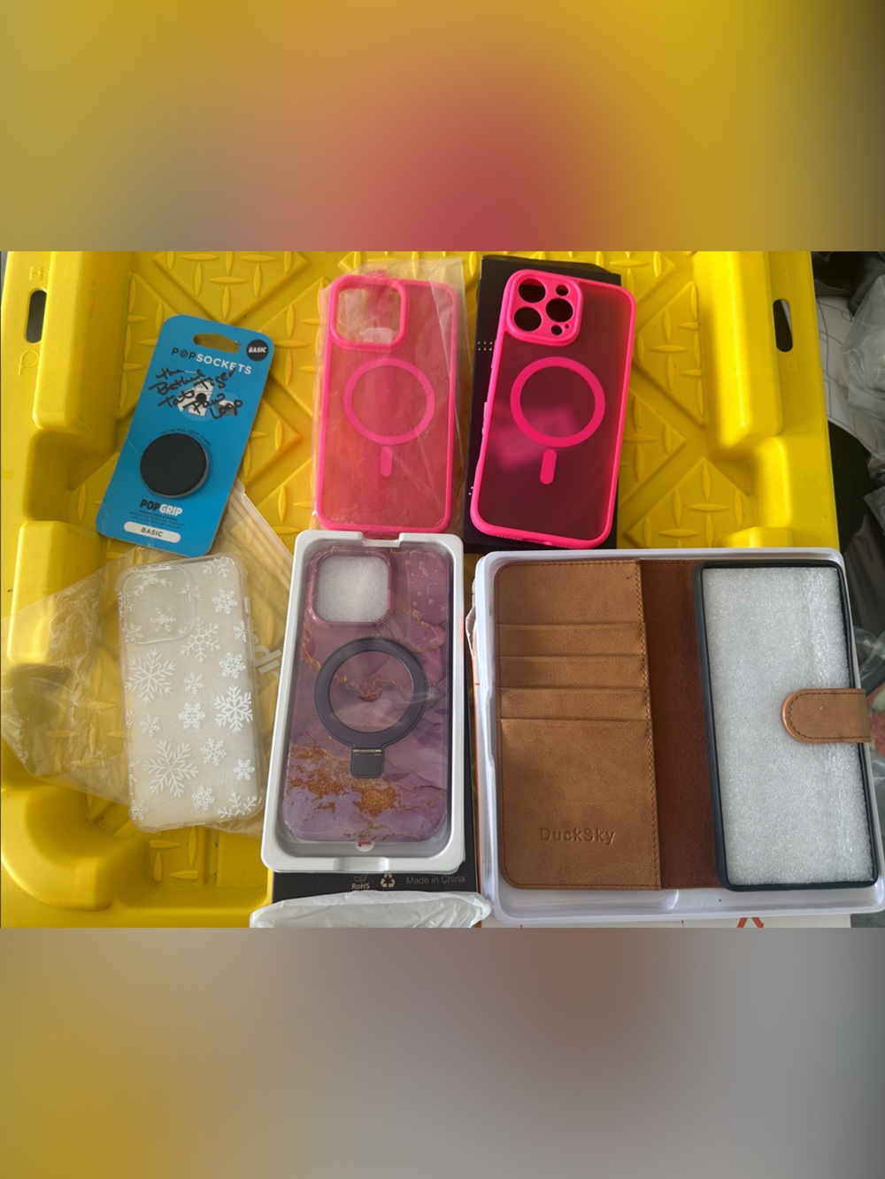 Assorted Lot of Phone Cases & Accessories (Popsocket)